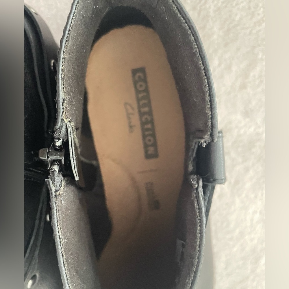 Clarks Cushion Collection Booties - Picture 8 of 9